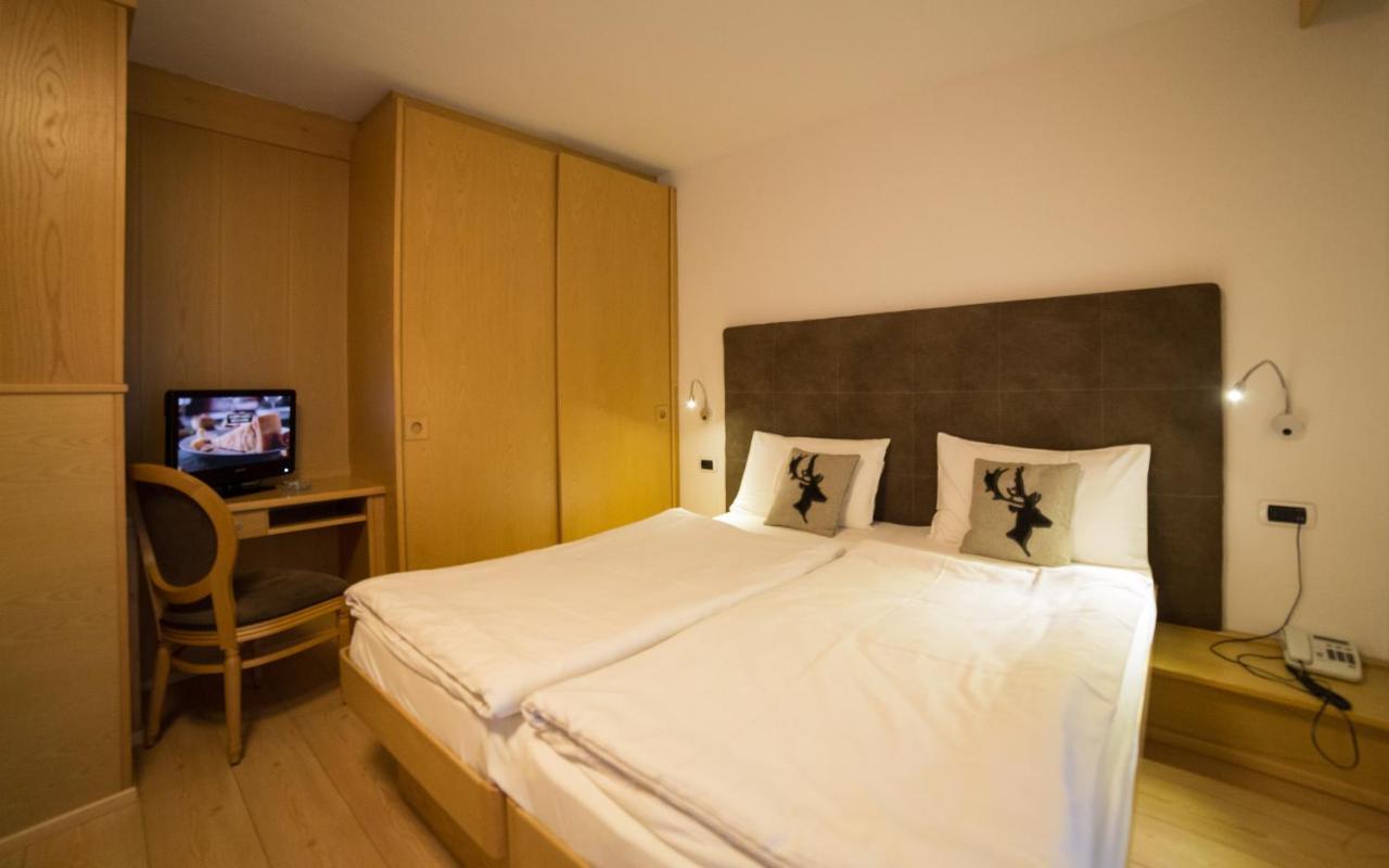 Hotel Corona Pinzolo Exterior photo