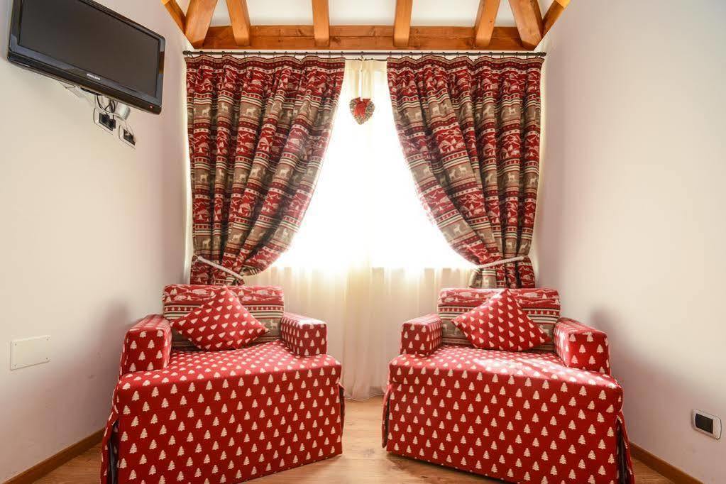 Hotel Corona Pinzolo Exterior photo